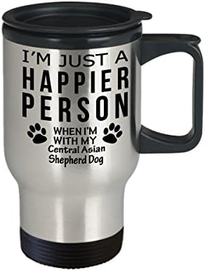 חובב כלבים טיול ספל קפה - אדם מאושר יותר עם מתנות הצלה של רועה מרכזי אסייתי - מתנות הצלה בעלים